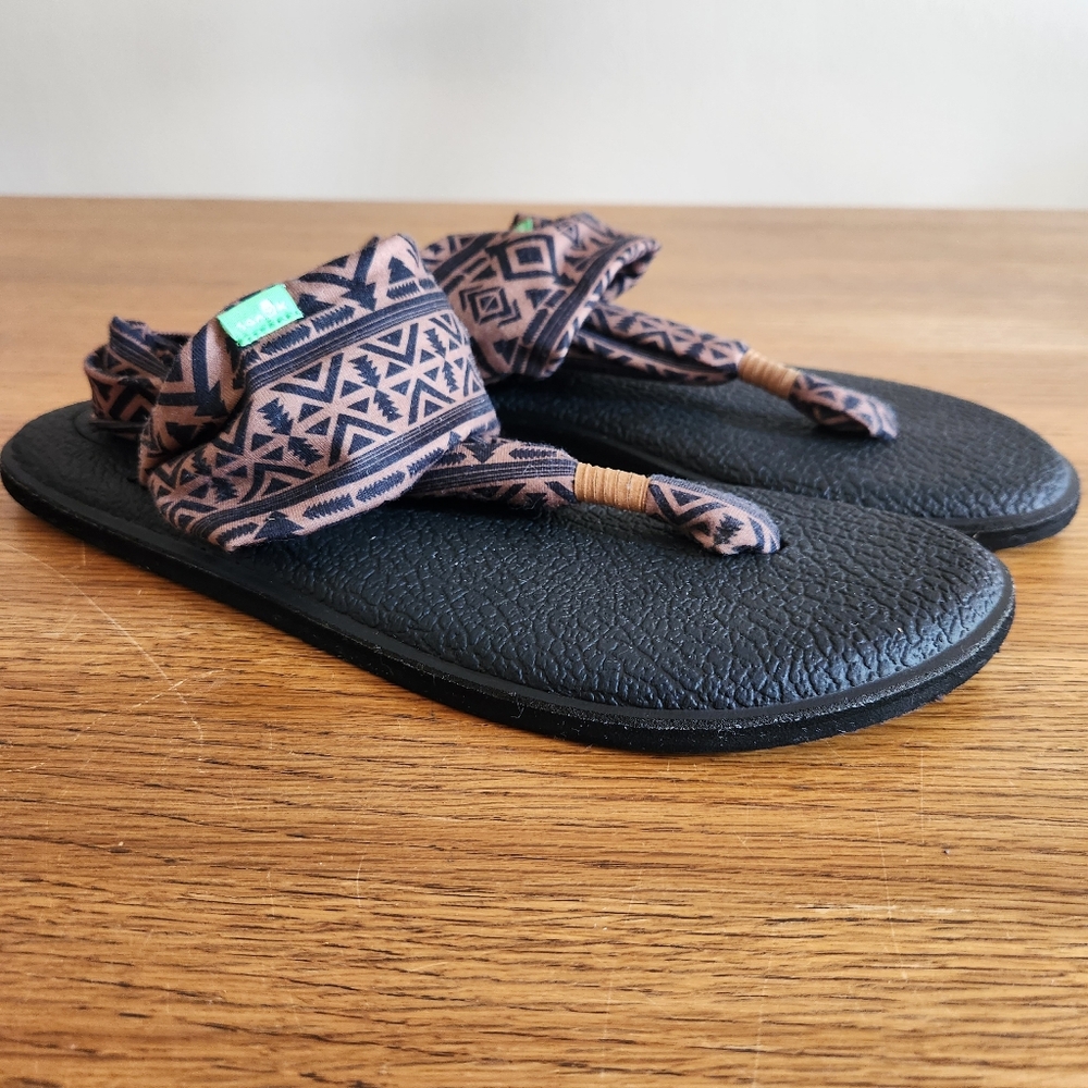 Sanuk Women's Yoga Sling 2 Prints Flip Flops in Brown Black Geometric Size 10